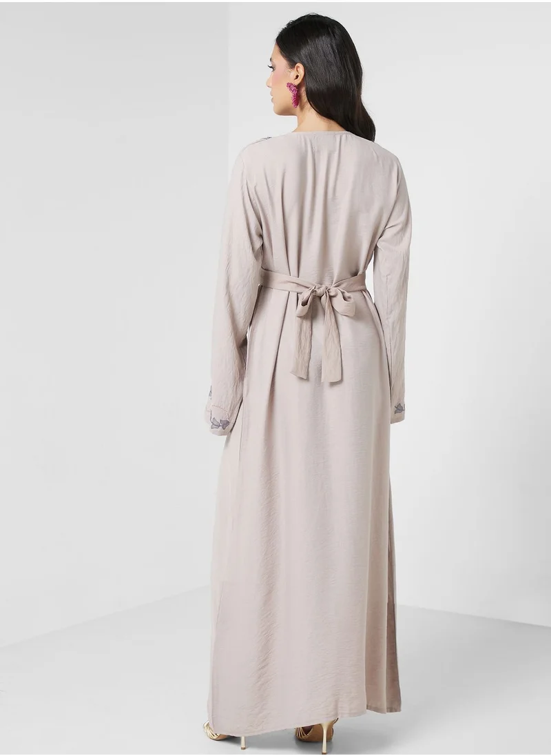 hayas closet Embroidered Belted Jalabiya