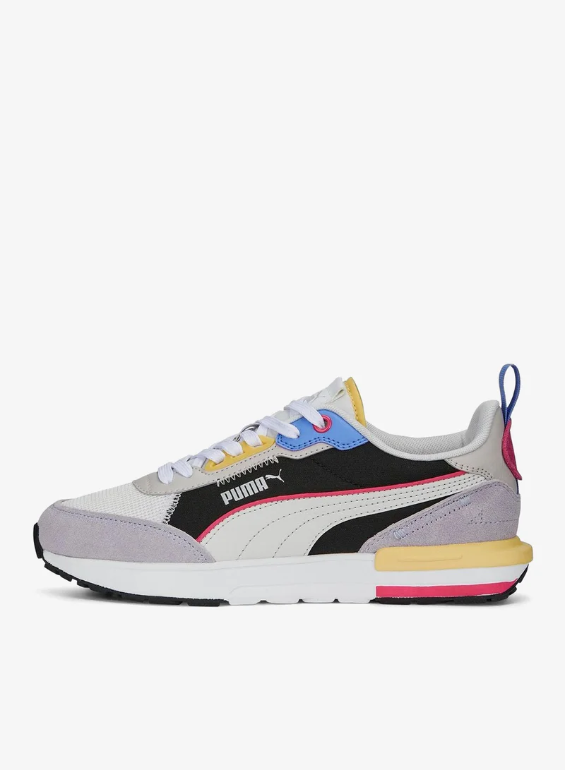 R22 Low Top Sneakers