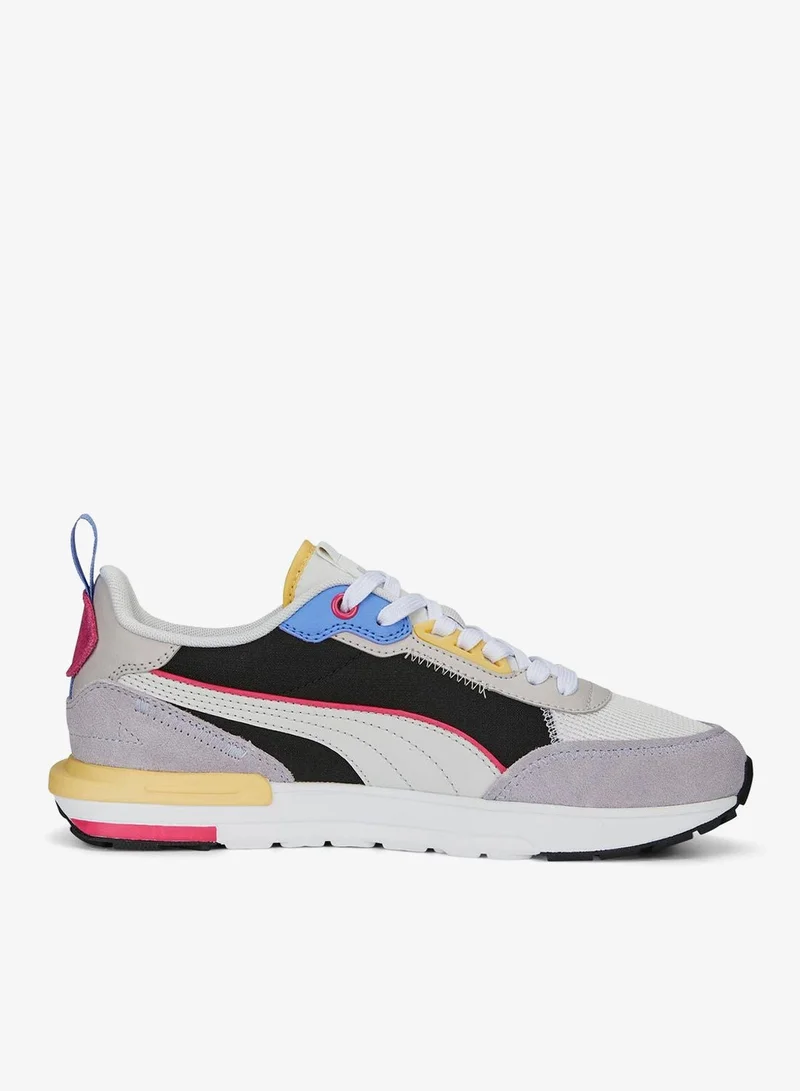 R22 Low Top Sneakers