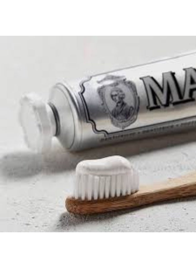 Marvis A Charming Smile with a Luxurious Italian Touch: Marvis Whitening Mint Toothpaste - 85ml - Image 2