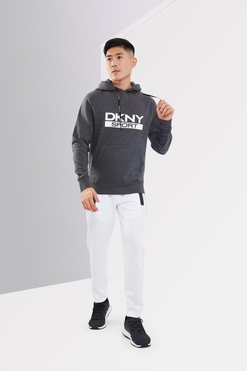 DKNY Sport هودي رياضي للرجال بأكمام طويلة مناسب للخارج، رمادي - Image 2