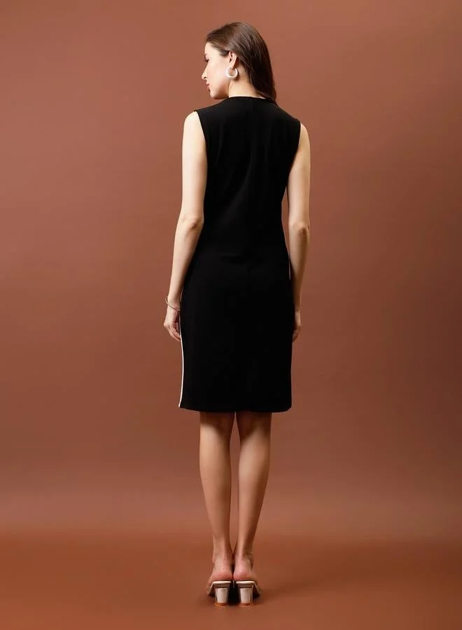 أثينا فستان شييث بطول الركبة مع لوحة جانبية متباينة من أثينا