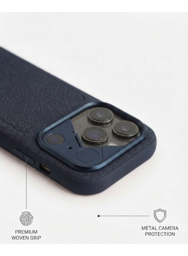 حافظة حماية لهاتف iPhone 17 Pro Max تدعم تقنية MagSafe، بتصميم ثنائي اللون، ومزودة بغطاء لعدسة الكاميرا وملمس مانع للانزلاق لضمان ثبات القبضة. - Image 3