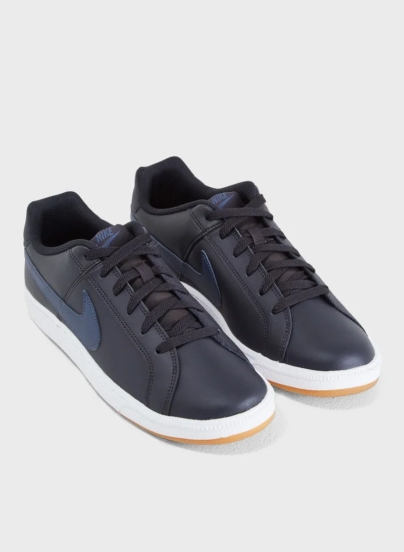 Nike Court Royale