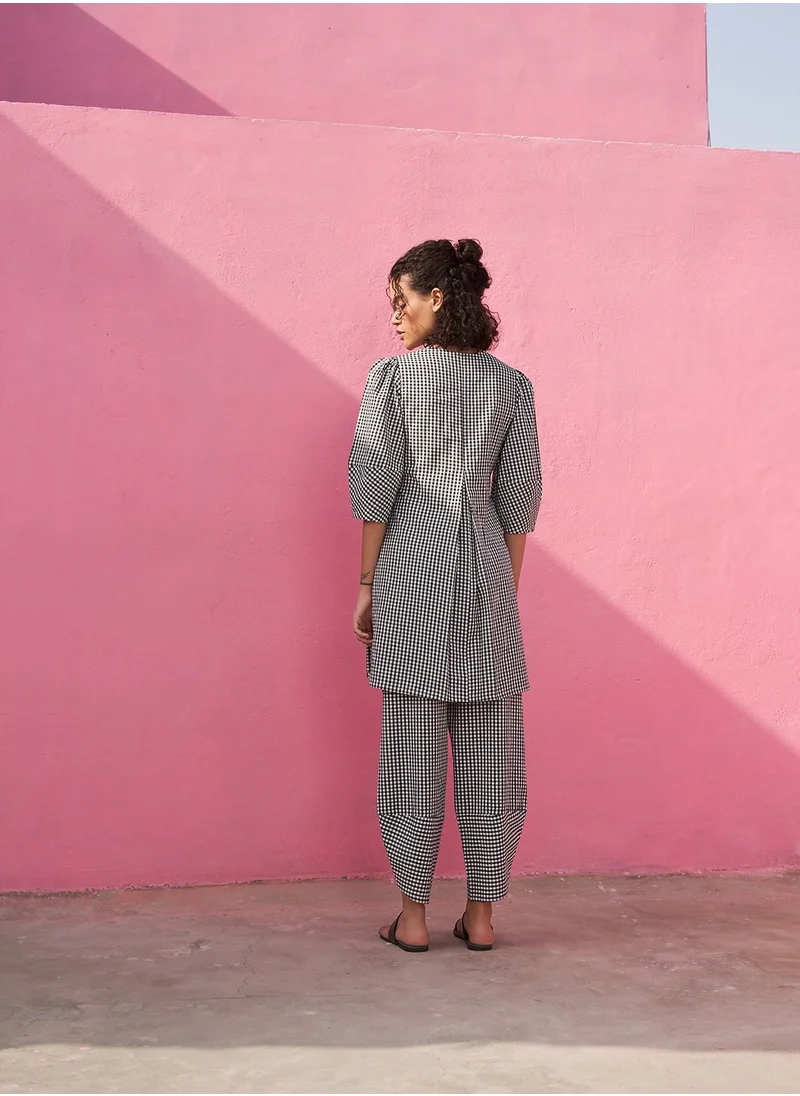 Abhishti Box Pleated Gingham Checks Kurta