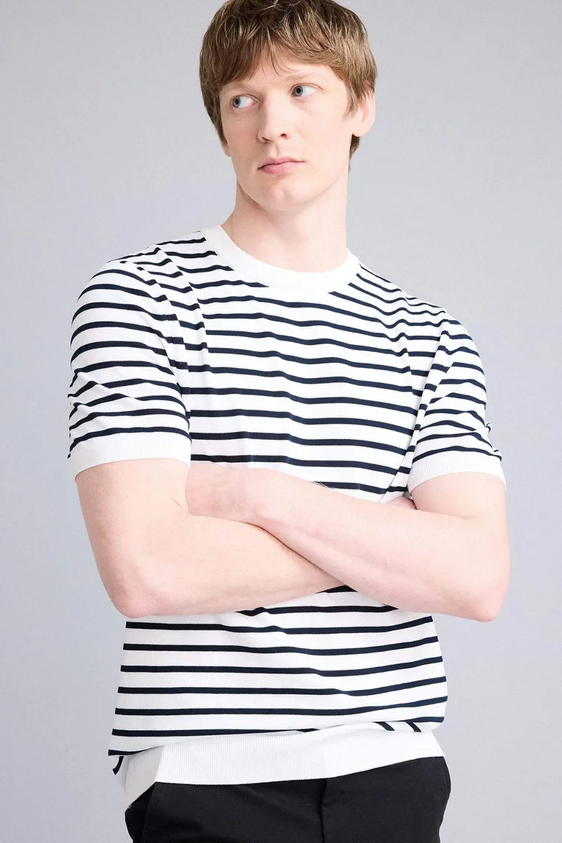 ديفاكتو Standard Fit Crew Neck Knitwear Short Sleeve T-Shirt