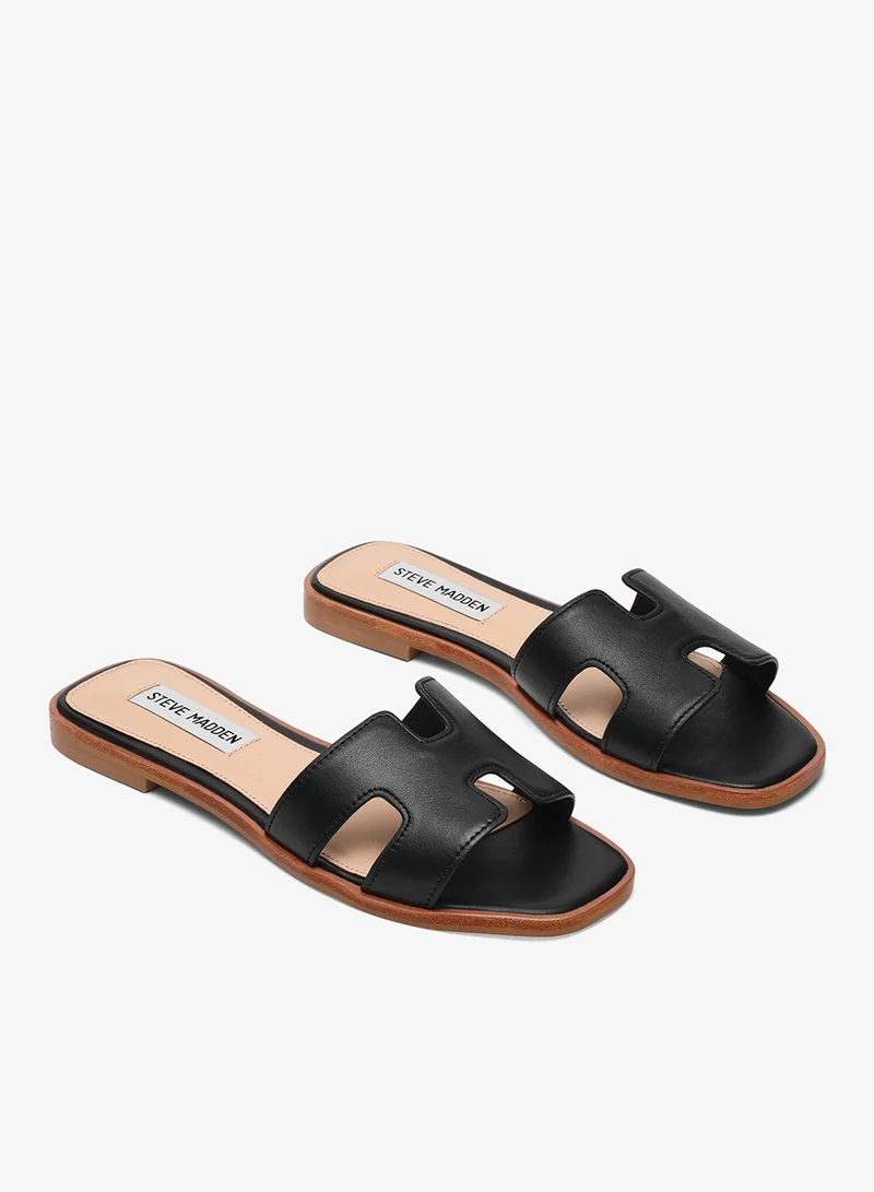 ستيف مادن صنادل مسطحة مفتوحة من الأمام