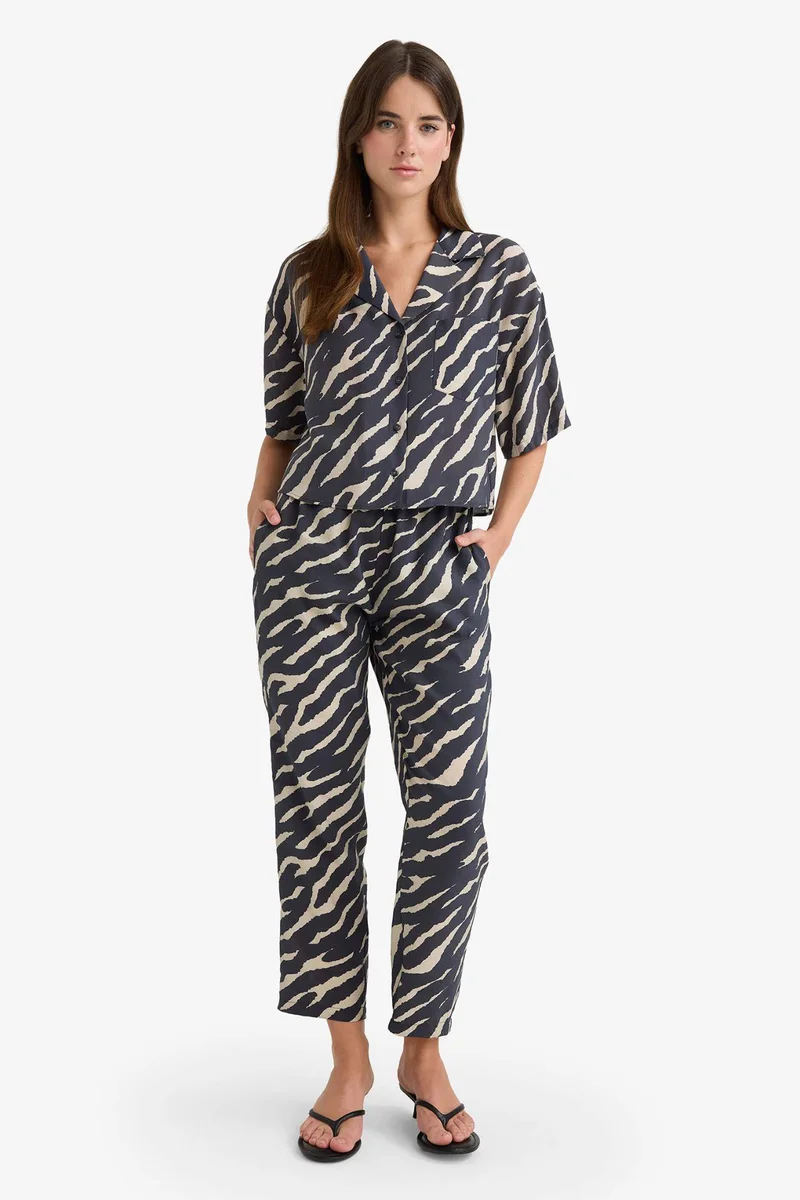 ديفاكتو Carrot Fit Regular Hem Double Pocket Printed modal Trousers