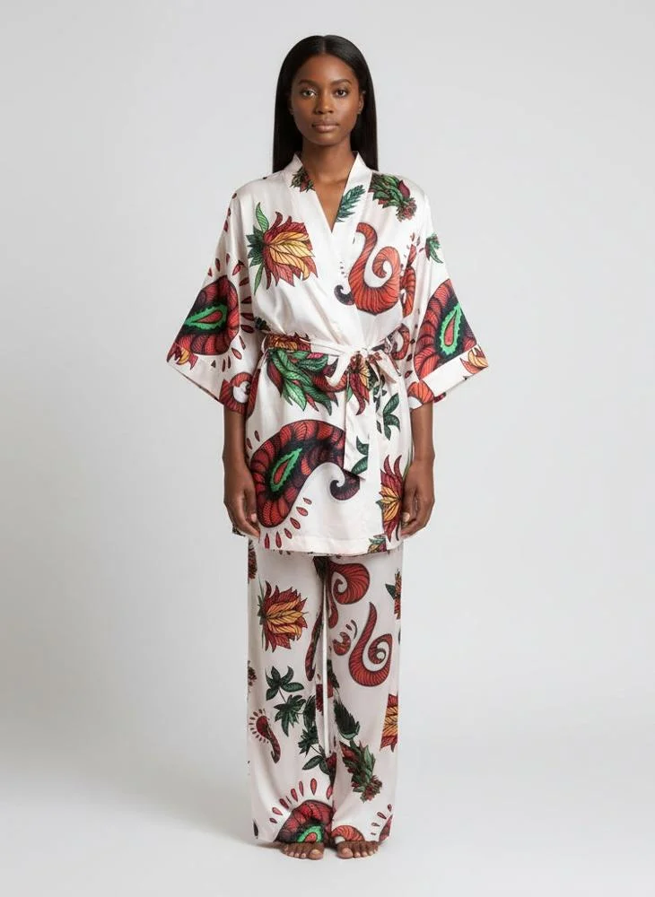 جانارا جونز Paisley Satin Robe