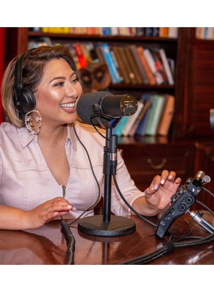 زوم حزمة ملحقات Zoom APH-6 لجهاز التسجيل المحمول H6، تتضمن جهاز تحكم عن بعد مع كابل تمديد، ومحول تيار متردد USB، وواقي أمامي مشعر - Image 2