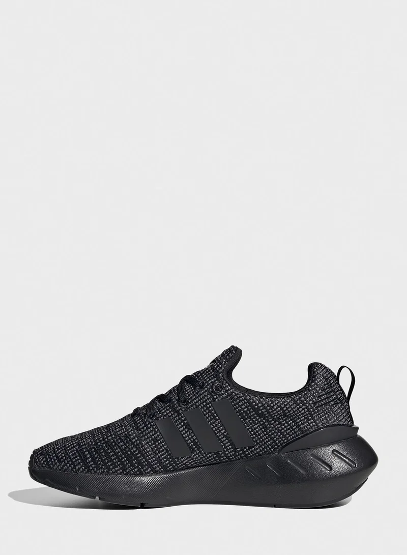 adidas حذاء سويفت رن 22