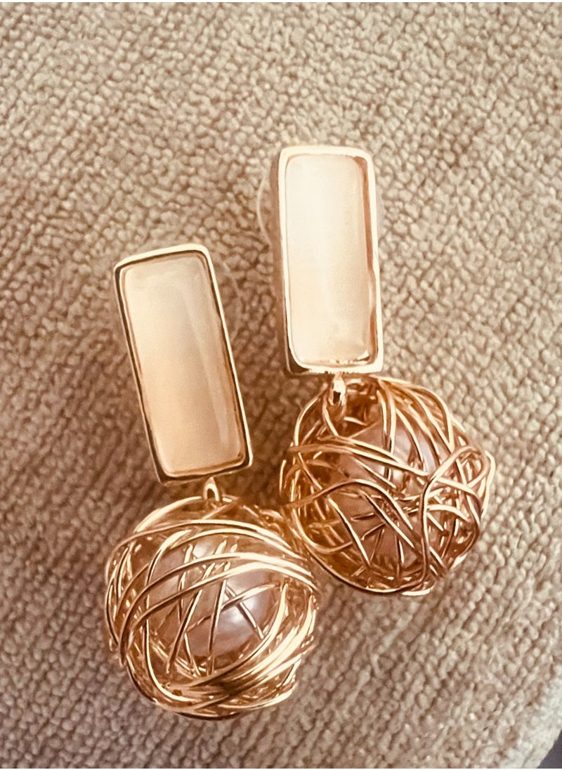 Golden Dangle earring