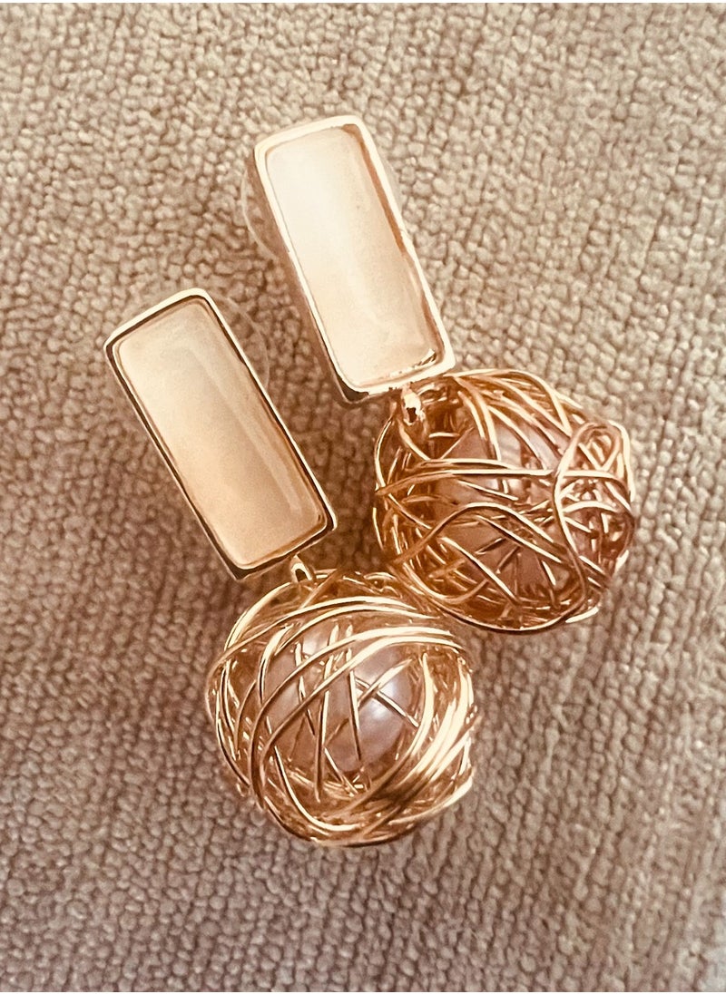 Golden Dangle earring