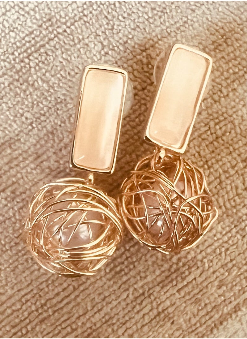 Golden Dangle earring