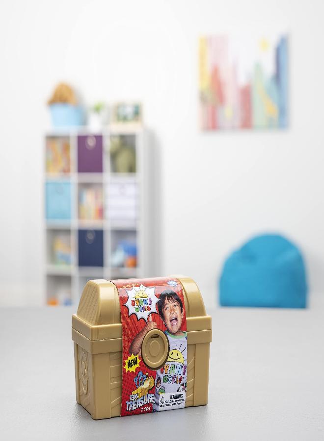 Ryan's World Teeny Treasure Chest, Compact and filled with surprises, 3 mystery micro figures, Spinner, Sticker, Good things come in teeny packages