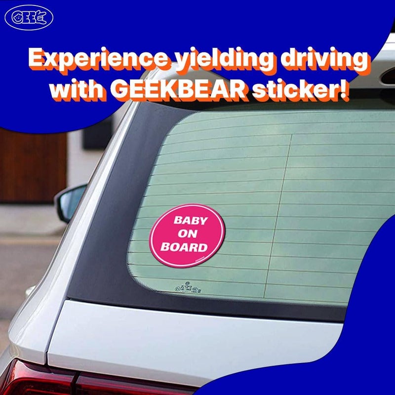GEEKBEAR ملصق GEEKBEAR لطفل على متن السيارة (وردي ساخن - عبوة من 2) - طفل على متن السيارة - لا مغناطيس ولا كوب شفط - علامة سلامة طفل على متن السيارة - ملصق لطيف ومضحك لطفل في السيارة للنافذة والمصد - Image 2