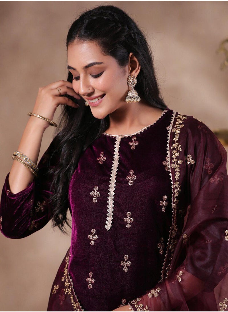 ISHIN Women's Purple Velvet Self Design Full Length Palazzo Kurta Set  - Image 2