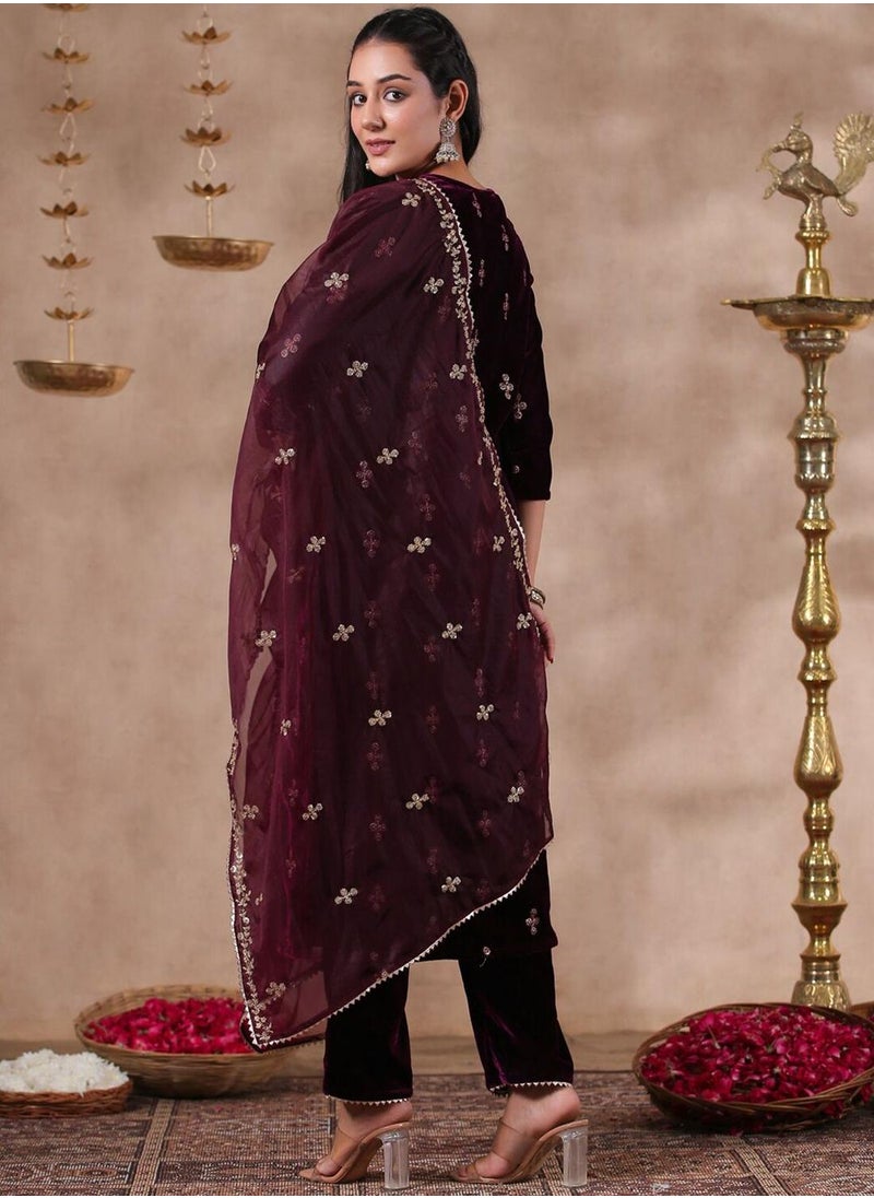 ISHIN Women's Purple Velvet Self Design Full Length Palazzo Kurta Set  - Image 5
