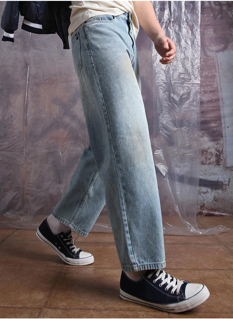 Hubberholme Upgrade your wardrobe with this premium Indigo Baggy Jeans Washed design crafted from 100% Cotton with Button closure.