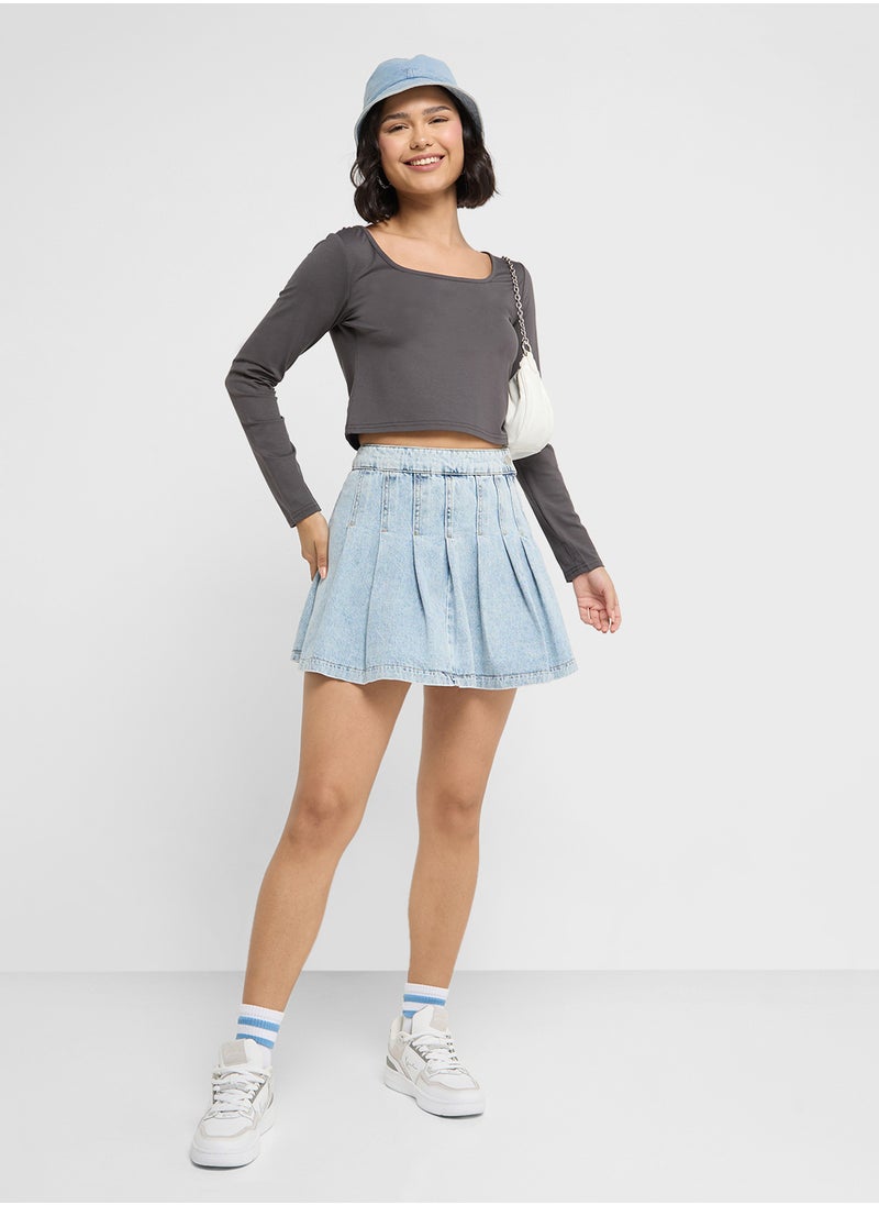 Ginger Basics - Scoop Neck Long Sleeves Crop Top - Image 1