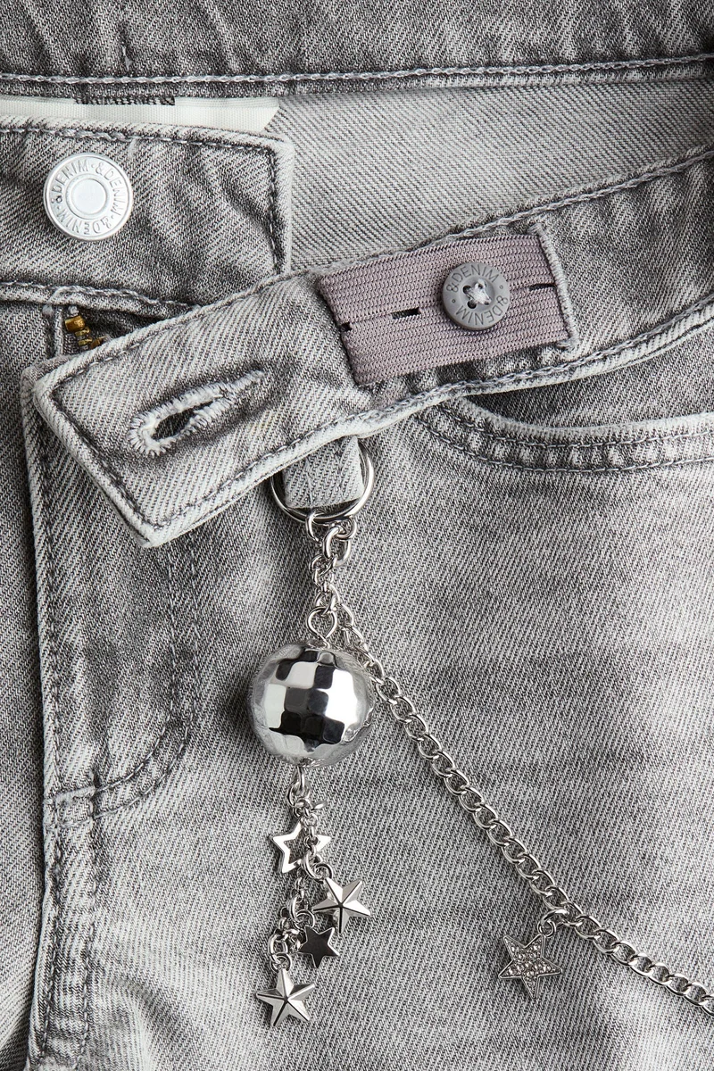 اتش اند ام جينز بقصّة فضفاضة وساق بووت كت