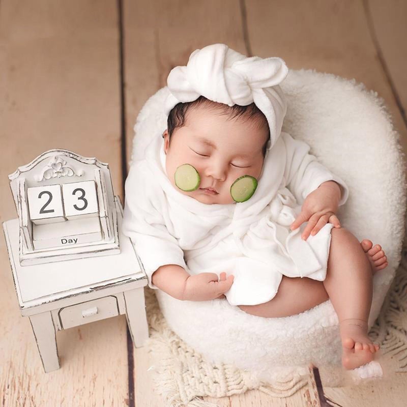 دعائم صورة الرضيع الرمادية أريكة مع وسادة خلفية التصوير أريكة التمثيل - Image 5
