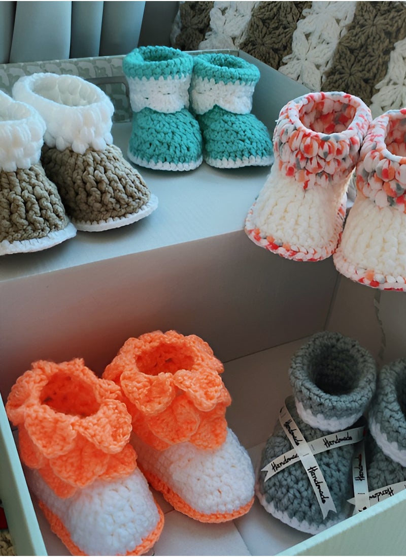 Braidise Creations Gift Set For New Born Baby - 4 Cute Knitted Baby Boots Multicolour 3inch Sole  - Image 3