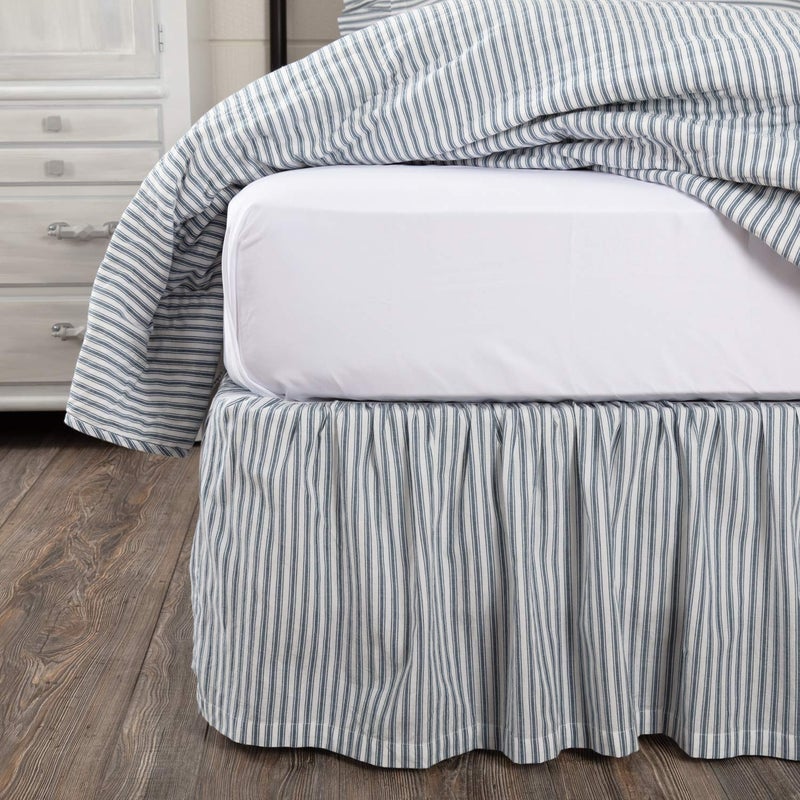 إكسسوار سرير كوين بزاوية مقسومة من قطن مخطط من VHC Brands Sawyer Mill 60x80x16 جينز أزرق