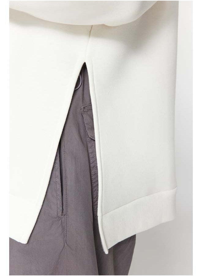 trendyol Ecru Oversize/Wide fit with slits. Thick Fleece Inside Knitted Sweatshirt TWOAW23SW00195.  - Image 4