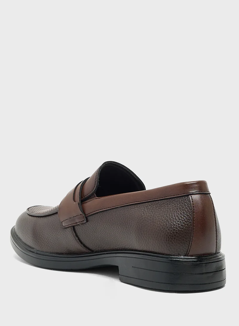 Robert Wood Trim Detail Classic Formal Sjip Ons