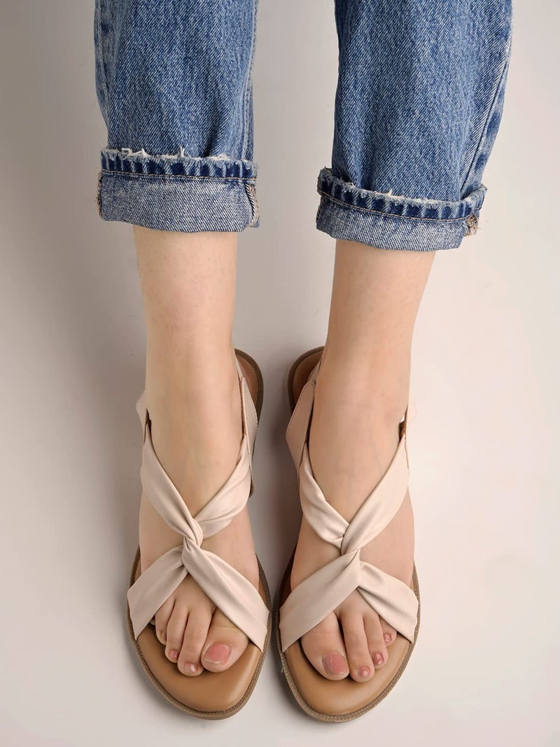 Shoetopia صنادل شوتوبيا المسطحة ذات الحزام المتقاطع للنساء والفتيات - Image 4
