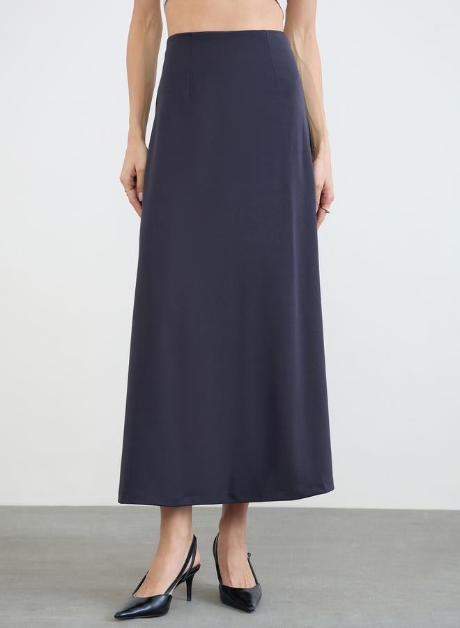 Styli Black A-Line Maxi Skirt with Back Slit - Image 2