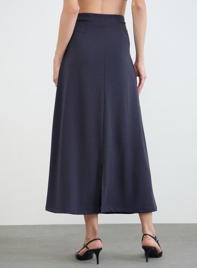 Styli Black A-Line Maxi Skirt with Back Slit - Image 4