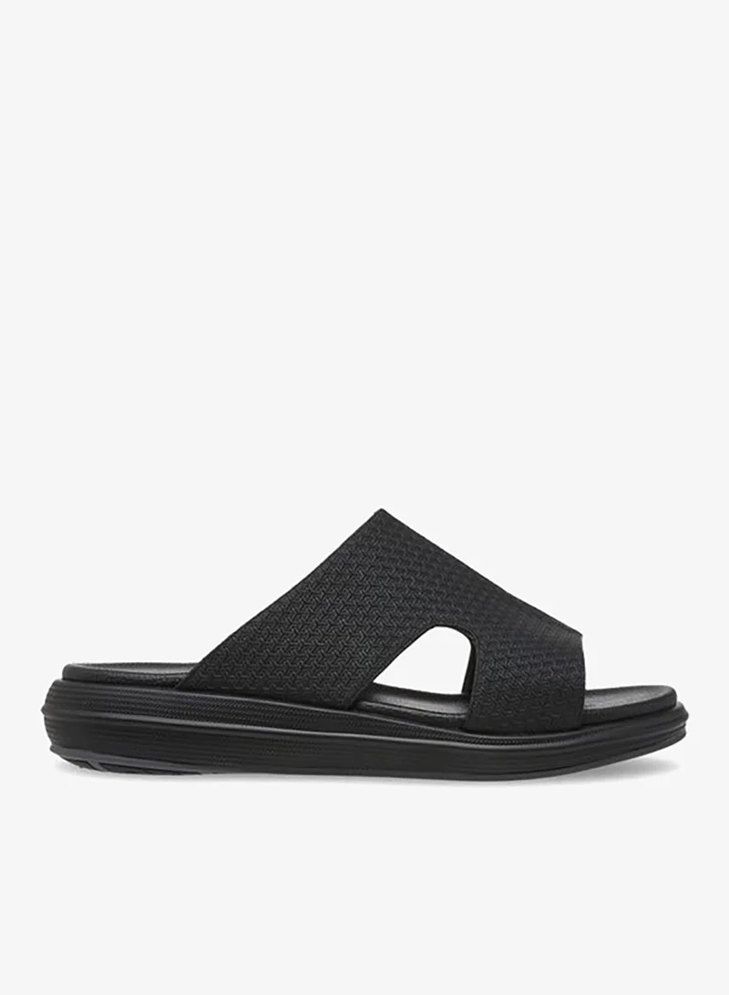 لو كونفورت Men Textured Slip-On Comfort Sandals