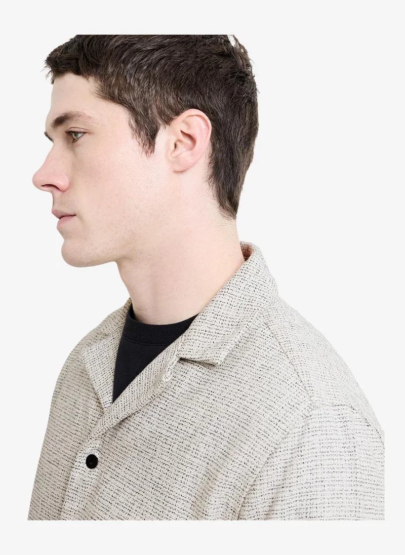 فرنش كونكشن Men's Long Sleeve Two Thread Dobby Monochrome Shacket Shirt