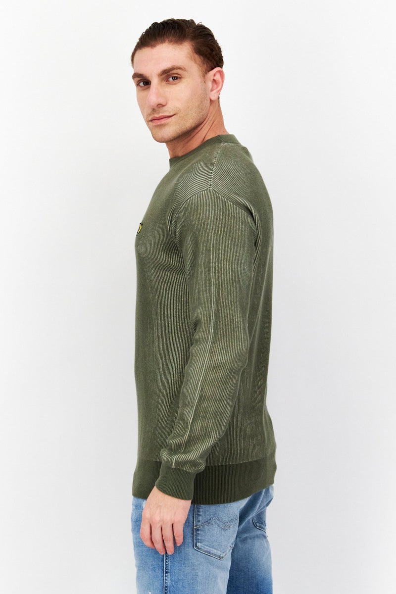 Lyle & Scott سويت شيرت رجالي بأكمام طويلة وياقة دائرية بشعار مطرز، زيتوني - Image 2