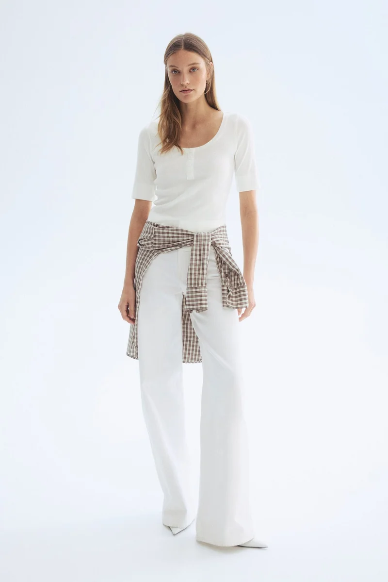 اتش اند ام بلوزة من القطن المرن