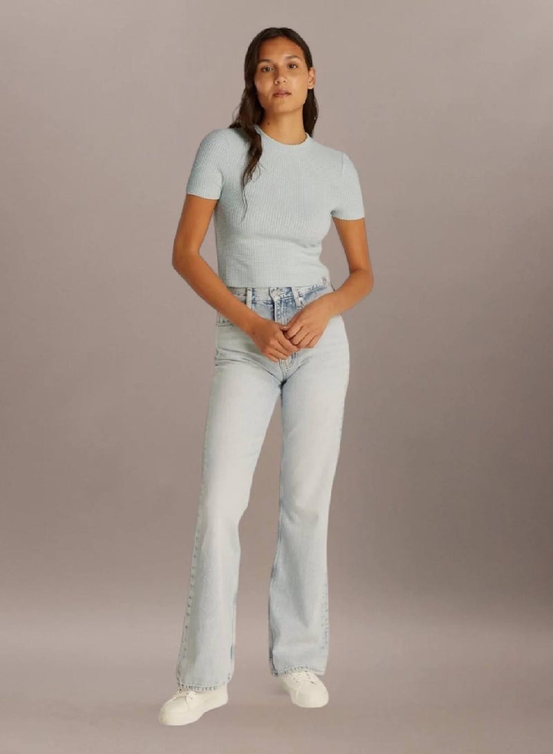 كالفن كلاين جينز تيشرت بقصة ضيقة من قماش بنمط وافل - Image 4