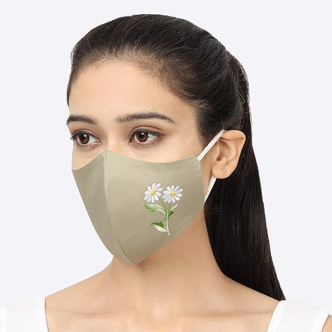 MASQ قناع وجه مزخرف من القطن 100% قابل لإعادة الاستخدام والغسل، مضاد للتلوث (BFE>99%)، 4 طبقات، عصري للنساء مع ضبط الأذن (مجموعة قلب_وردة_03) - Image 2