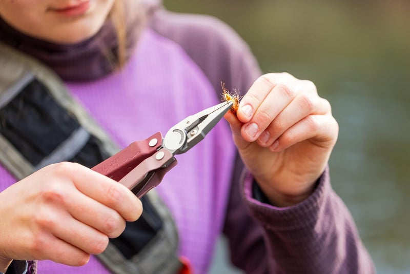 LEATHERMAN أداة متعددة الاستخدامات ريبار مع قواطع أسلاك قابلة للاستبدال ومنشار، توت كرانبيري مائل - Image 5