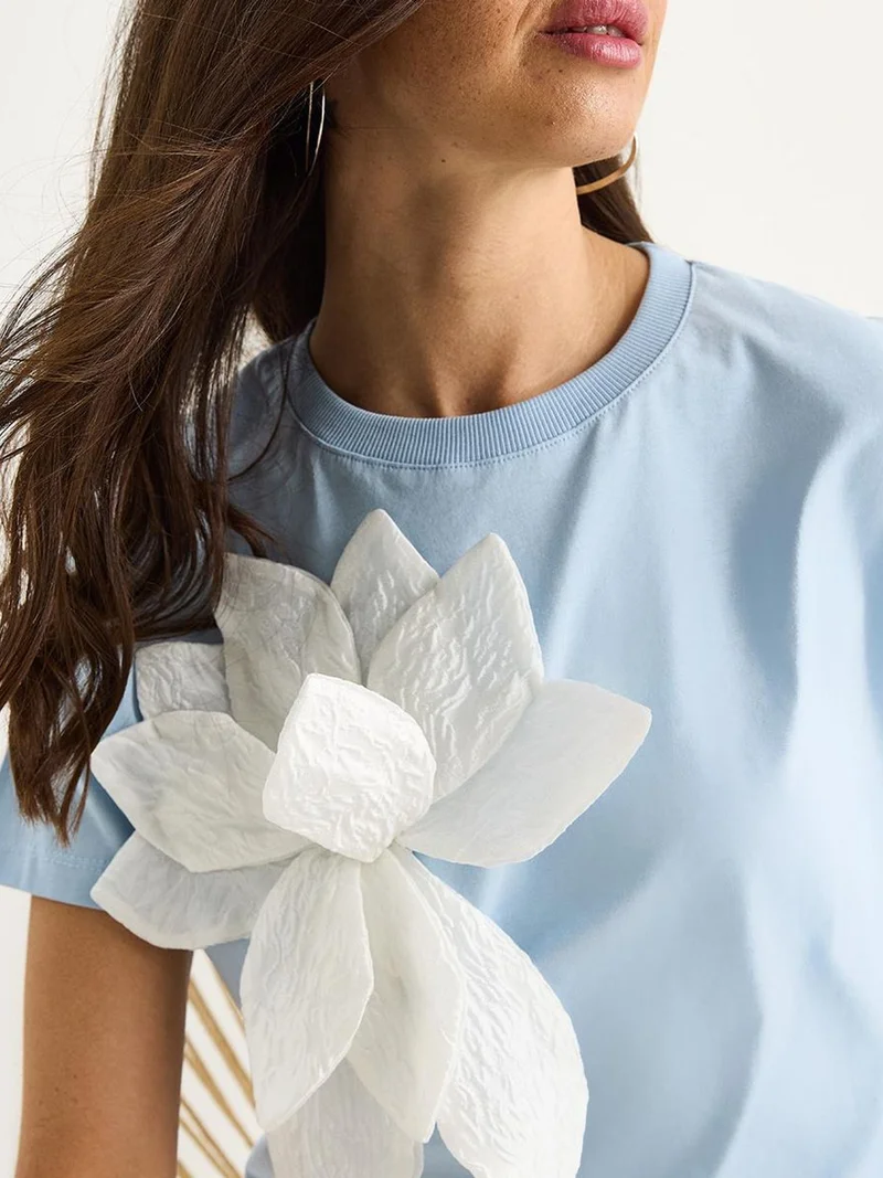 بيانكو لوتشي LUCCI Floral Print Crew Neck T-Shirt with Accessory Detail