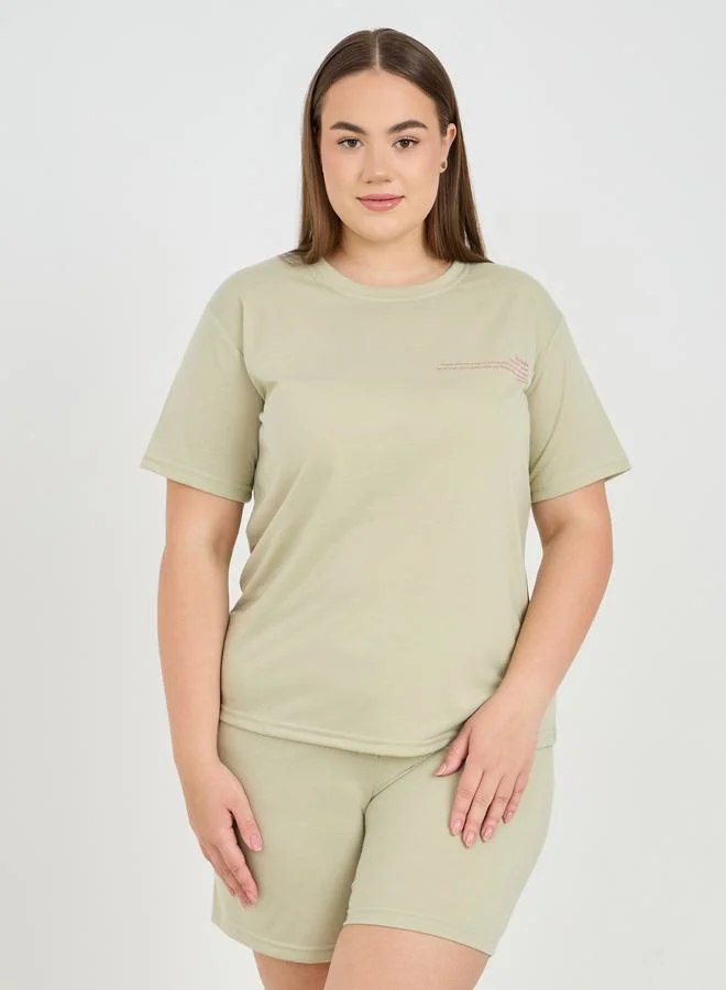 ستايلي Script Slogan Drop Shoulder T-Shirt & Placket Shorts Set
