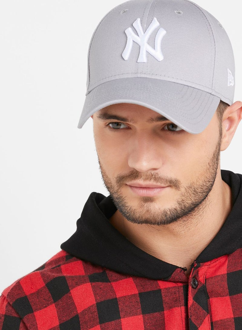 NEW ERA 9Forty League Basic New York Yankees Adjustable Cap - Image 4