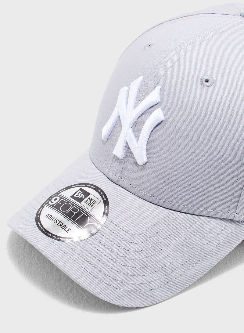 NEW ERA 9Forty League Basic New York Yankees Adjustable Cap - Image 3
