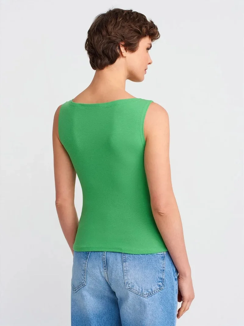 ديلفين Dilvin Sleeveless Slim-Fit Boat Neck Blouse