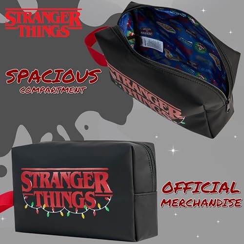 Stranger Things حقيبة غسيل سترينجر ثينغز للنساء والرجال والمراهقين - حقيبة مكياج للسفر وحقيبة أدوات النظافة - هدايا لها (أسود/أحمر) - Image 3