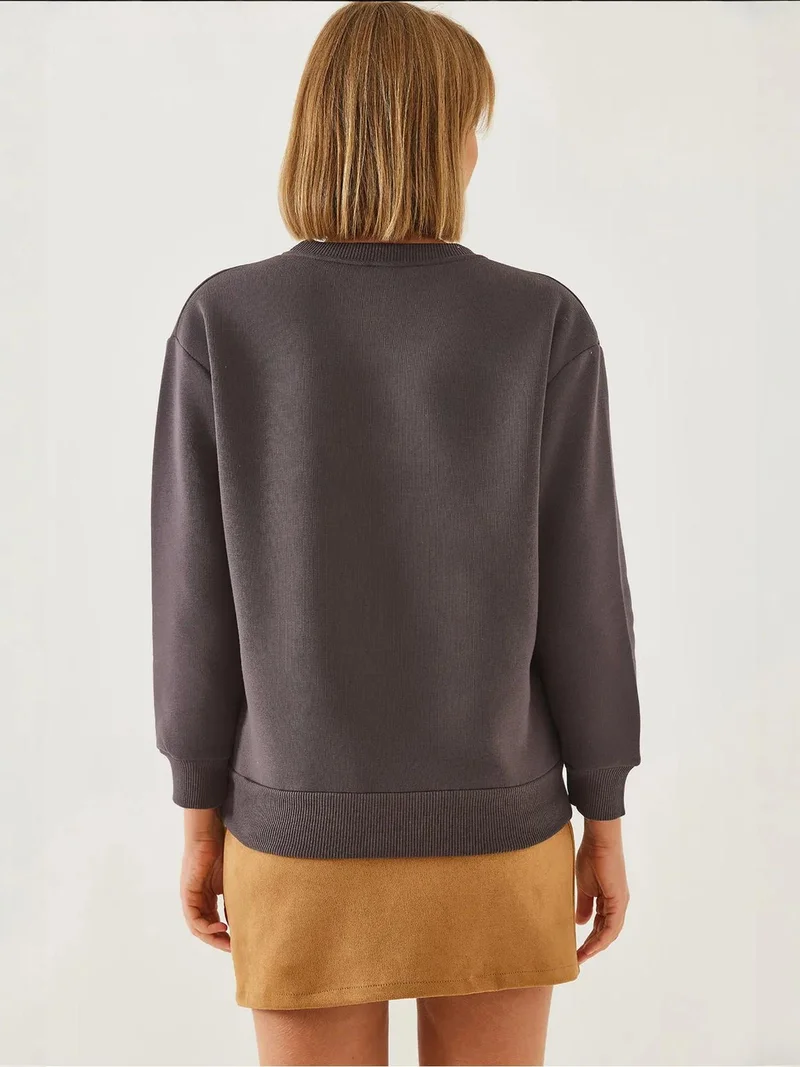 Bianco Lucci LUCCI Heart Patterned Crew Neck Sweatshirt