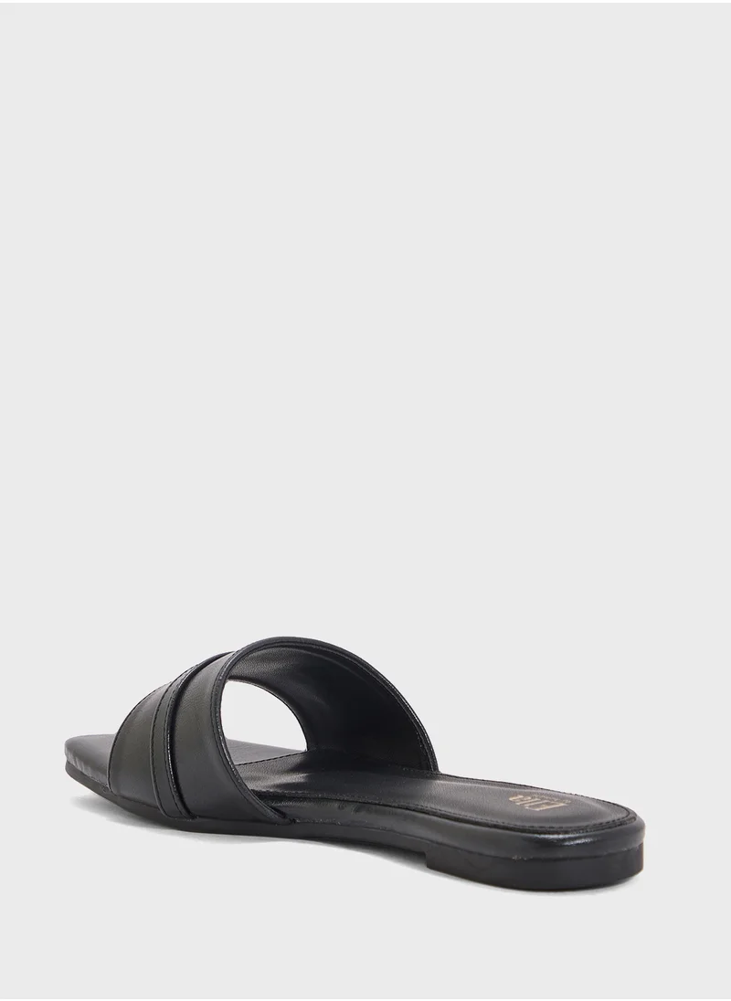 ELLA Flat Sandal With Buckle