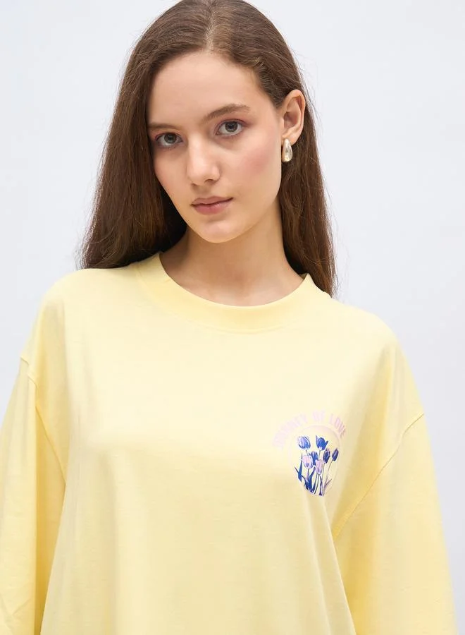 Styli Styli Plus Oversized T-Shirt with Exaggerated Sleeves