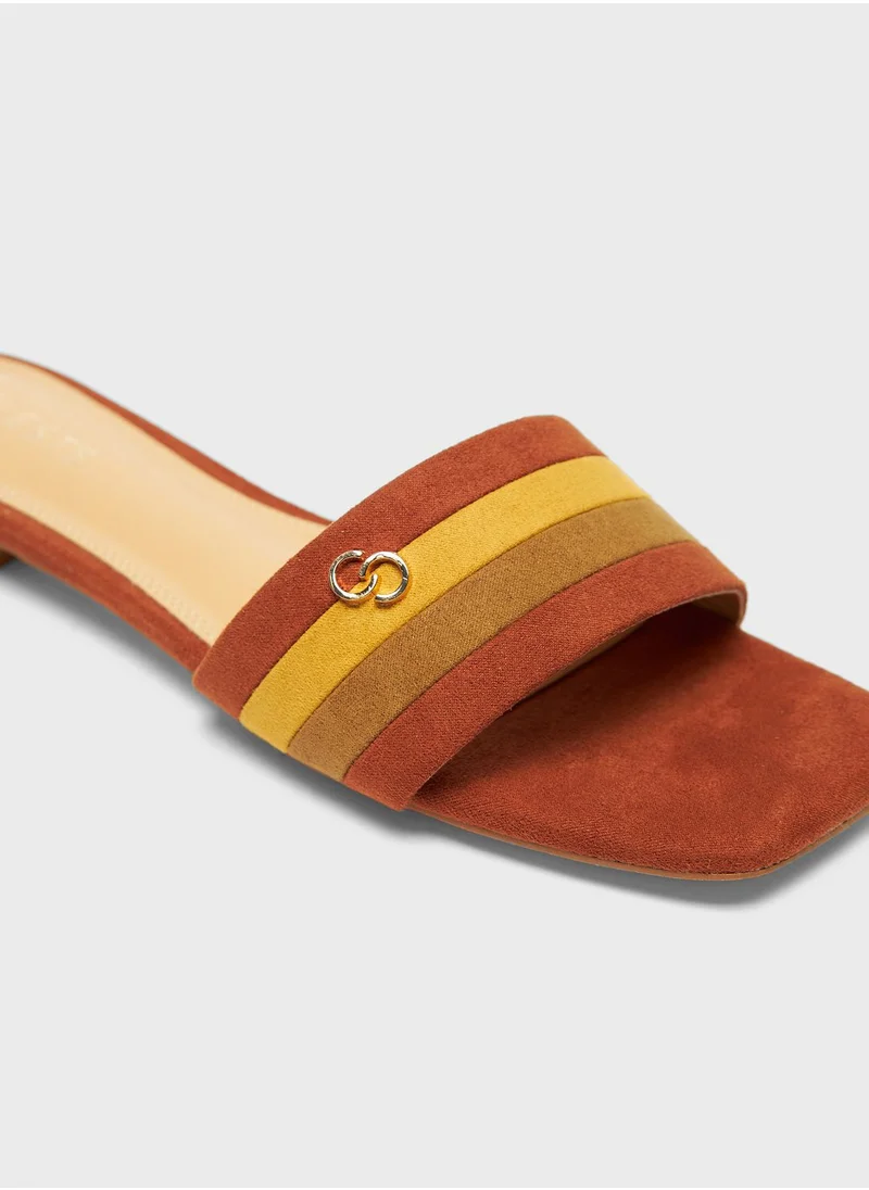 سيليست Single Strap Low Heel Sandals